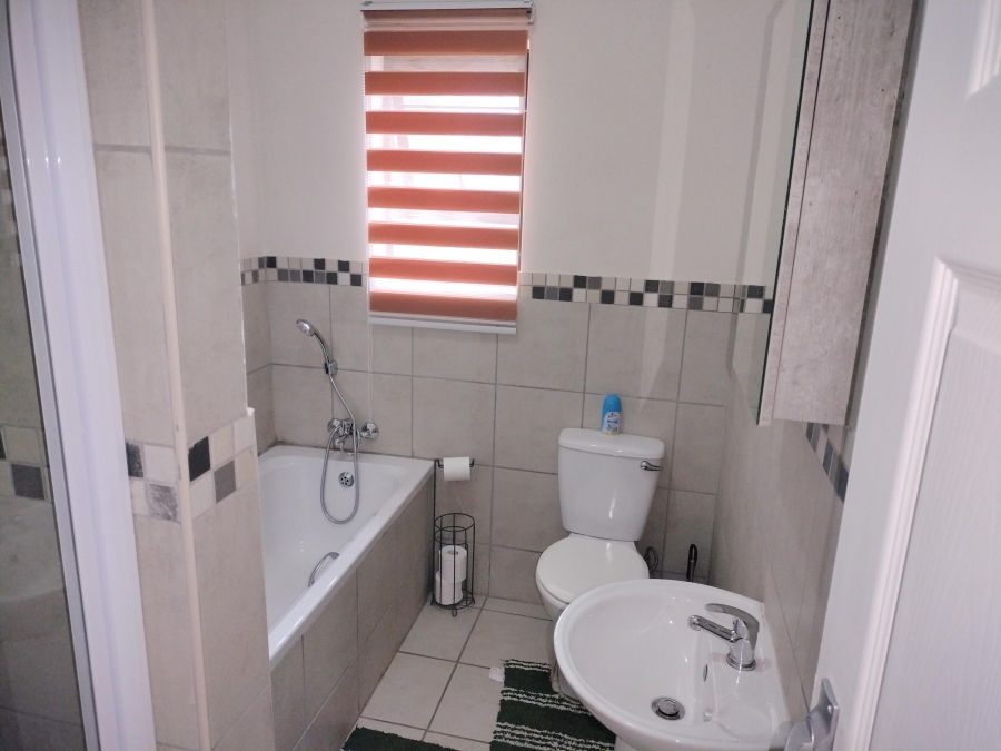 To Let 3 Bedroom Property for Rent in Waterval East North West